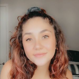 Meet your Posher, Gabriela